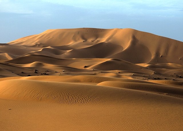 How far is desert from Marrakech